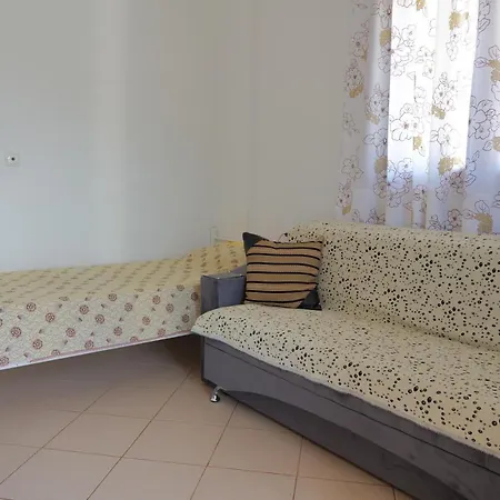 Apartment Pellumb *