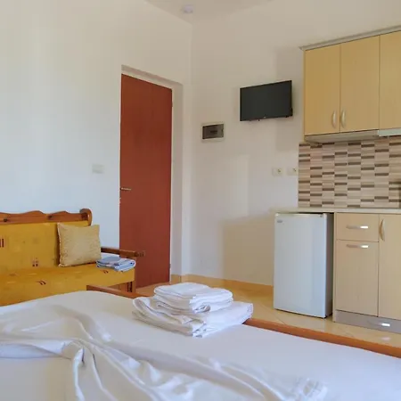 Pellumb Apartment *