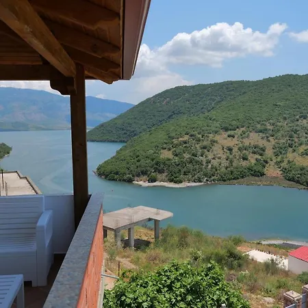 Pellumb كساميل