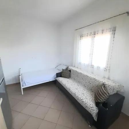 Pellumb شقة كساميل