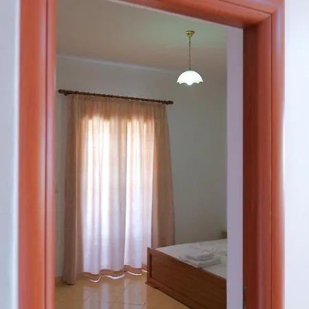 Pellumb Apartman Ksamil