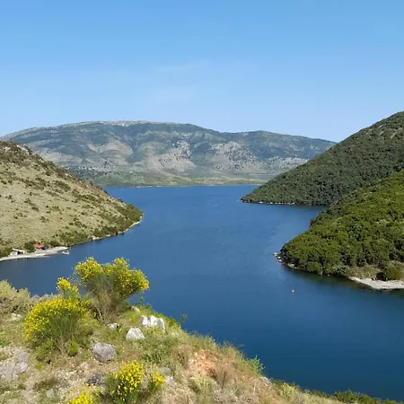 Pellumb Apartman Ksamil